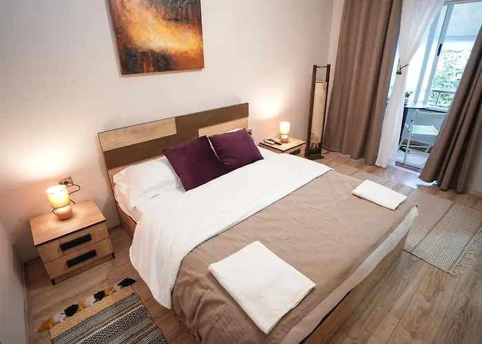 Near Center 3 * Tirana