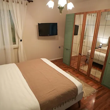 Apartamento Near Center 3 Tirana